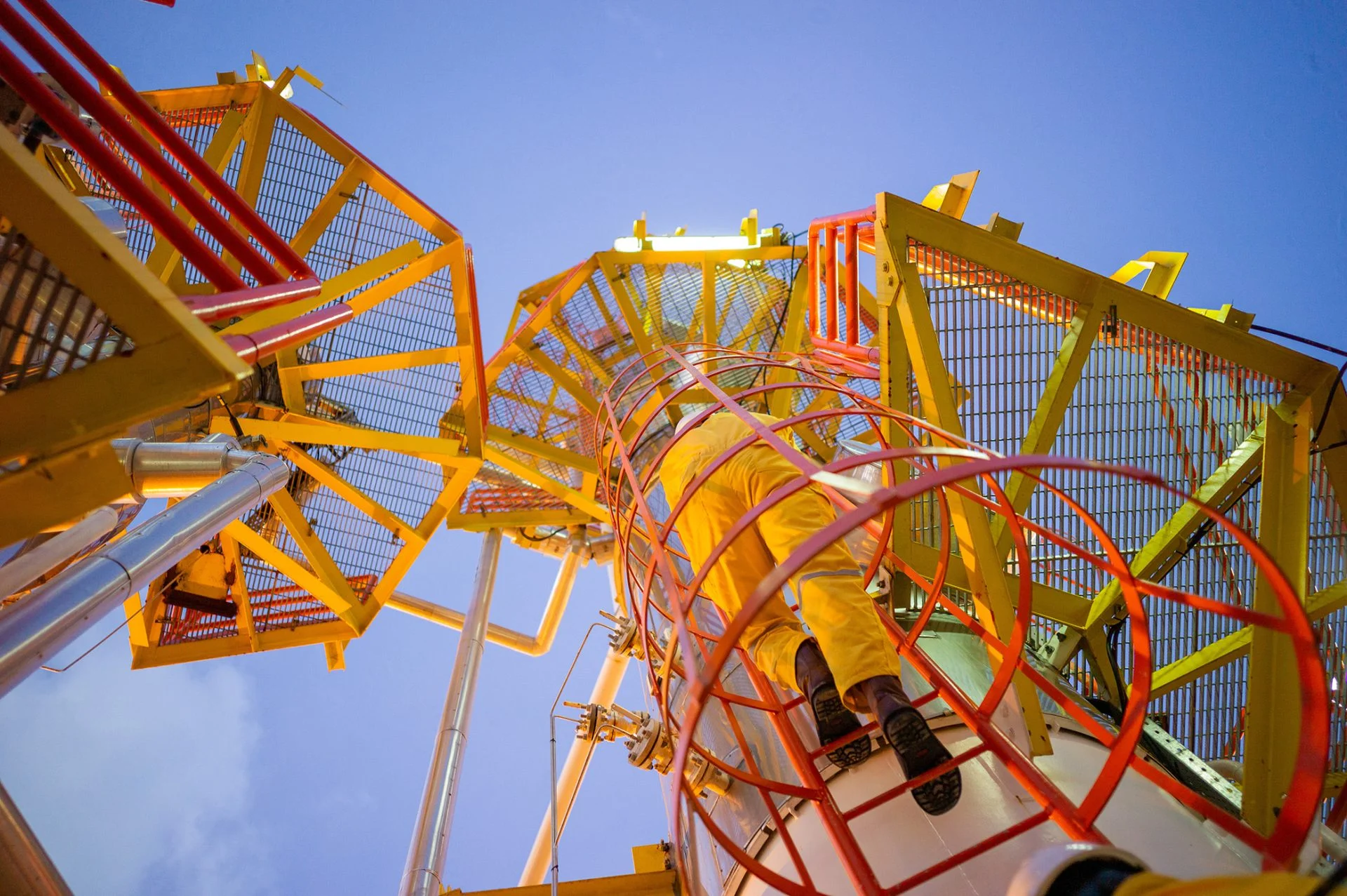 banner-powerpack-advance-steel-connected-cage-ladders.webp